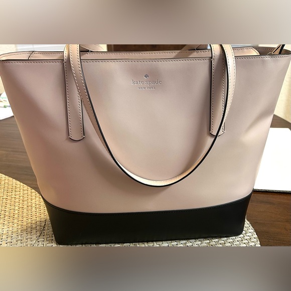 Kate Spade New York , Briel Tote, Cream and Black. Smoke free home . - Picture 8 of 10